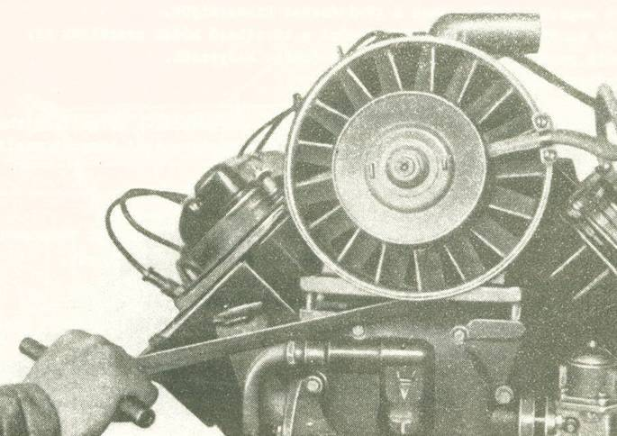 A kenőberendezés javítása A kenőberendezés javítása, a motor teljes szétszerelése során, a szerkezeti részek állapotvizsgálatán túl, főleg a szivárgás és elfolyás megszüntetéséből, és a