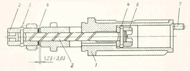 102. ábra Ventilátor ékszíj feszességének ellenőrzése A gyújtáselosztó hajtószerkezet javítása 10. A gyújtáselosztó hajtószerkezetének kiszerelési munkafolyamata megegyezik a 22.