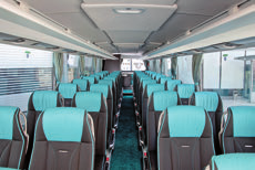 42 Camion Truck&Bus 2011/8 Buszvilág SETRA S 416 GT-HD/2 u 70 km/ó-ra 22,7 másodperc volt, illetve a 80 km/ó-nál kezdett vészfékezés, azaz teljes intenzitású fékezés fékútja 33,8 méter volt.