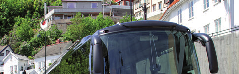 44 Camion Truck&Bus 2011/8 Buszvilág VDL FUTURA u Annál inkább a forma, elől és hátul is sikerült valami olyasmit alkotni, ami a formavilág és praktikum kellemes kombinációja.