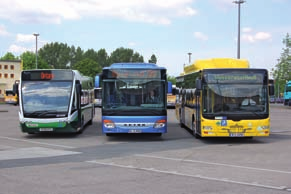 BUSZVILÁG CAMION TRUCK&BUS 2008/9 81 E z azért volt fontos, mert ebben az évben egy rendkívül jó ötlettel álltak elô a Bus of the Year újságíró-szervezet tesztszervezôi.