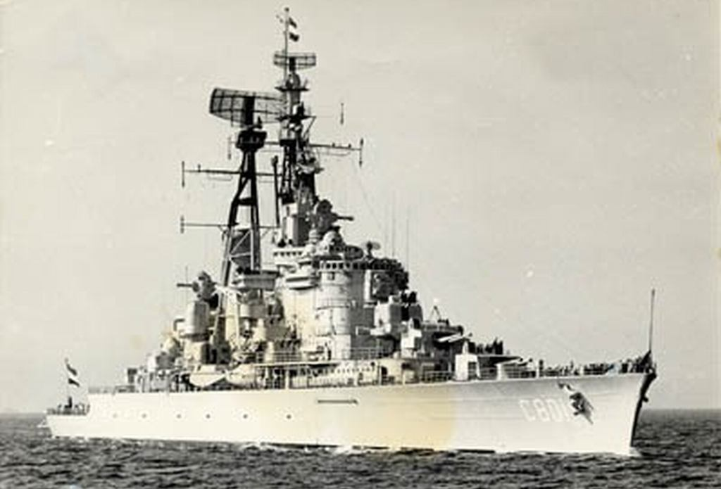 felépítmény: 25 mm; vízvonal: 50-60 mm.