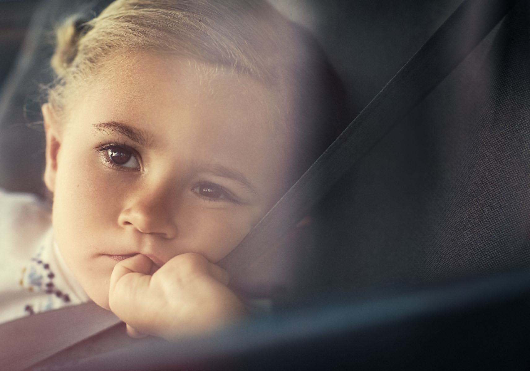 ELISMERT VOLVO BIZTONSÁG 0 Célunk egyértelmű: zéró baleset a Volvo Csoport termékeivel A Volvo márka számára a biztonság elsődleges Mindig.