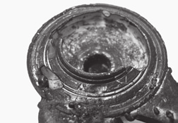 Fémeszterga versus viaszesztergálás. Forgástesteket tartalmazó régészeti bronztárgyak 119. kép.
