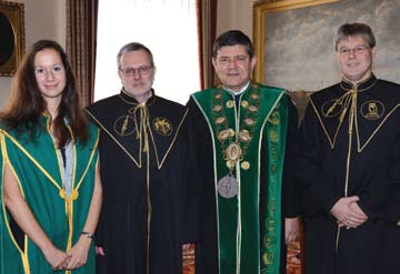 A Debreceni Egyetem évkönyve Doktor- és díszdoktor-avató ünnepség 2012. 11. 24.
