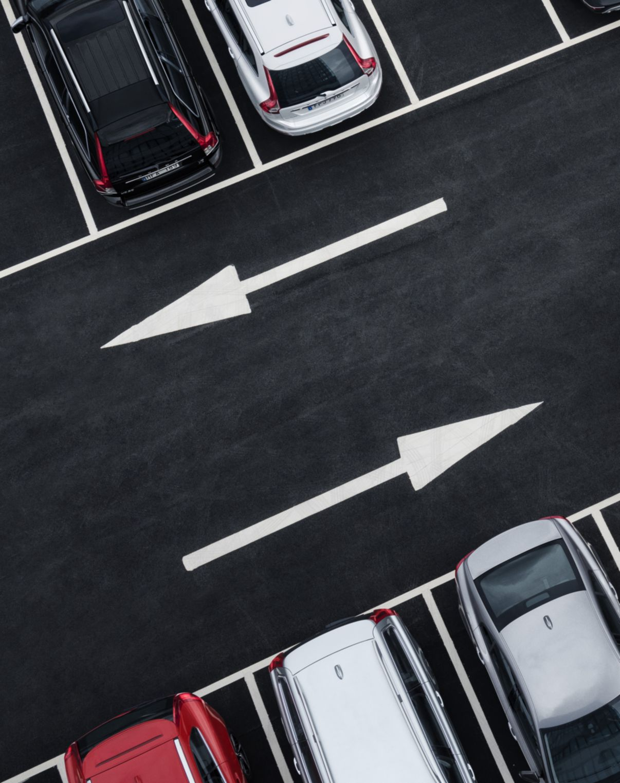 A tökéletes parkolás művészete. A parkoló automatika leveszi a válláról a parkolás minden gondját.