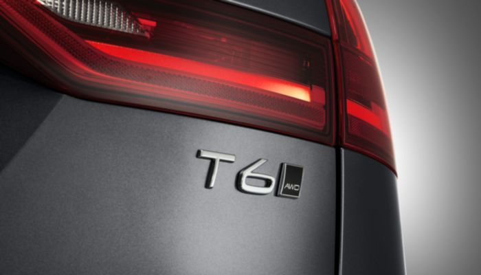 Volvo V90 Cross Country Dinamikus teljesítmény A V90 Cross Country finoman járó és nagy teljesítményű motorjaival élvezet a vezetés és mivel mindegyik összkerékhajtással párosul, az izgalmas úti