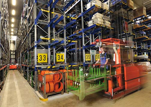 AMAZONE szerviz 34 35 Legfontosabb cél a vevőink elégedettsége Ezért megbízunk kompetens értékesítő partnereinkben.
