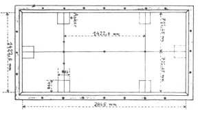 2.2. A 47 cm-es keret meghúzása: a) A falakkal párhuzamosan és 47 cm távolságra a lehető legfinomabban (krétával vagy más eszközzel) négy vonalat kell húzni, amely az asztalon 9 keretei, illetve a