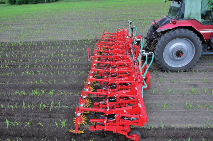 CHOPSTAR 60-90 KAPATEST FELSZERELÉSEI sortávolság első fogsor kapatest egész / fél középső fogsor kapatest egész / fél utolsó fogsor kapatest egész / fél 60-69 cm 2 db / 1 db lúdtalpkapa 120 mm 2 db