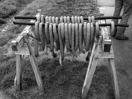 Életfordulók és közösen végzett munkák ételei és szokásai az 1940-es