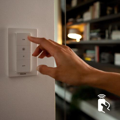 Állítson be ütemezett világítást az egyszerű otthoni automatizálás érdekében A Philips Hue segítségével a távollétében is úgy tűnhet, mintha otthon lenne.