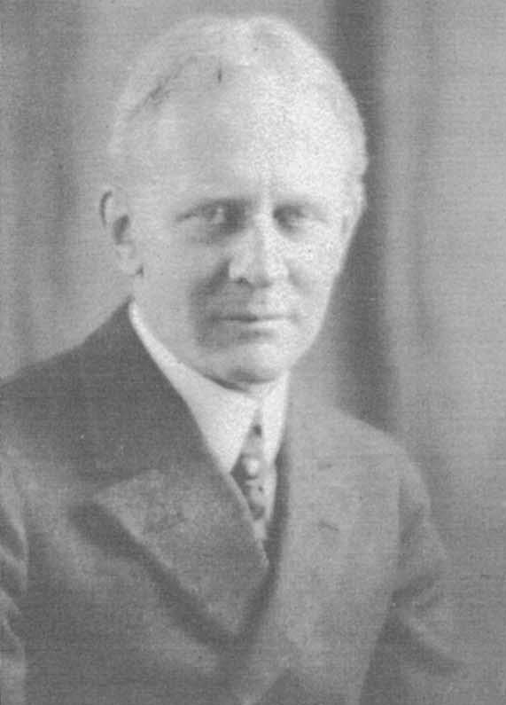 Reynolds-sz szám Az áamlástan legalapetőbb dimenziónélküli jellemzője: Re ρl η L: jellemző lineáis méet, pl.