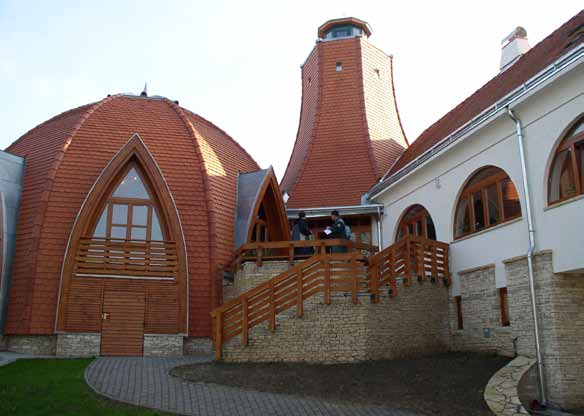 Dráva Kapu Bemutatóközpont barcs-drávaszentes A bemutatóközpont kiállításán a Dráva menti védett területek élővilágával és kultúrtörténetével ismerkedhetnek meg a látogatók.