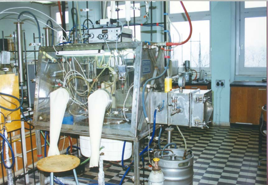 4. ábra: A dry-box 3.3.2. Szintézisek 3.3.2.1.