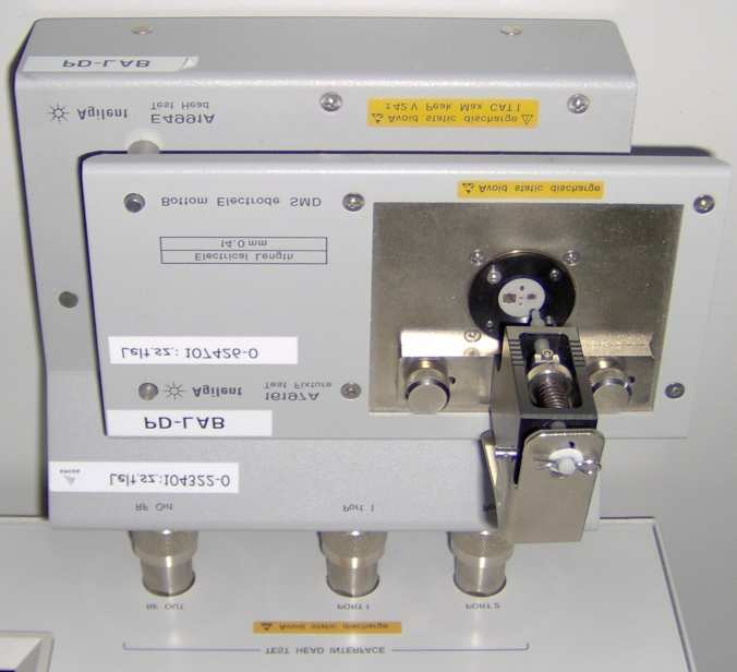 4.8. ábra. Agilent E4991A RF impedancia- és anyaganalizátor 4.9. ábra. Agilent 16197A típusú SMD rögzítőfej szimulációjának elvégzésére.