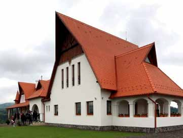 SzínTér Toldi Éva Missziós központ imából és éneklésből A szovátai szervezésű (ma már nemzetközi elismertségű) Marosszéki Kodály Zoltán Gyermekkar diákjai a Boldogasszony Iskolanővérekkel (és Böjte