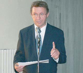 MKE KÜLDÖTTKÖZGYŰLÉS, 2009 sőt általános bevezetése további karokat okozna. A minõség biztosítása a szaktanácsadói rendszer visszaállításával. A tanárok megbecsülése, a munkafeltételek biztosítása.