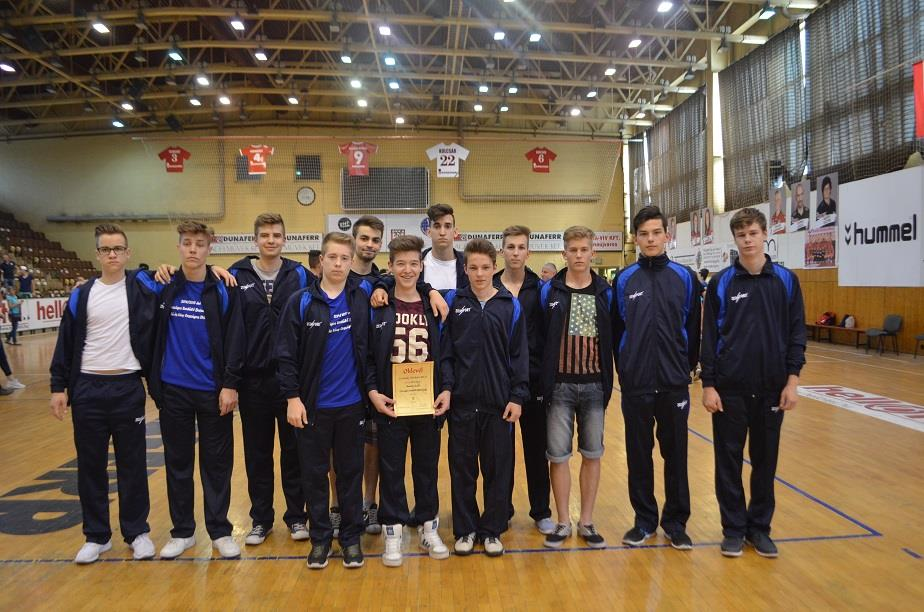 39 NBI. Serdülő Döntő IV. helyezést elért csapat Szakosztályi weboldalunk a Szolnoki Sportcentrum-Sportiskola oldalán: http://www.szolsport.hu/html/aloldalak/si_roplabdafiu/si_roplabda_fiu.