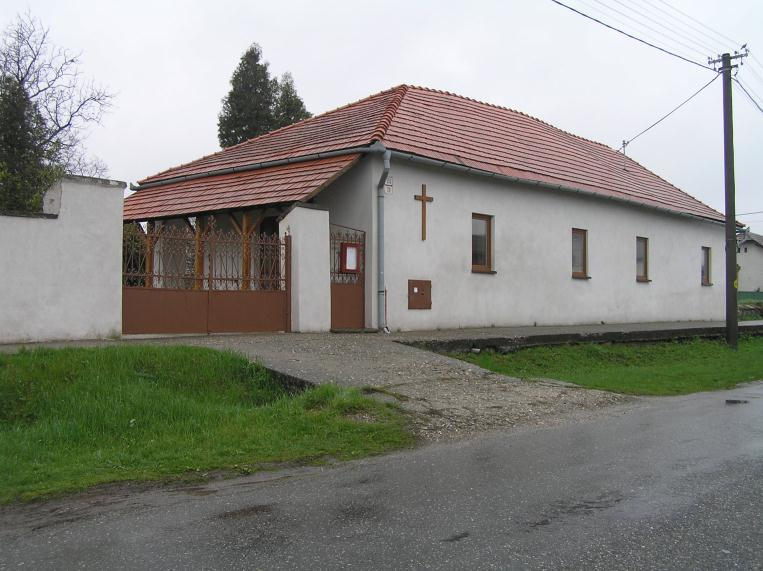 PAMÄTIHODNOSTI OBCE TEKOVSKÉ LUŽANY Modlitebňa