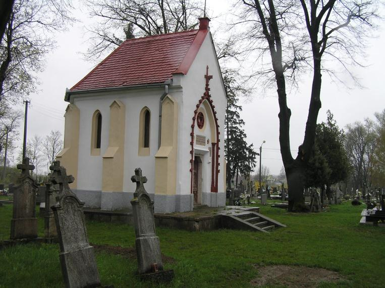 PAMÄTIHODNOSTI OBCE TEKOVSKÉ LUŽANY Socha Sv. Jána Nepomuckého z roku 1780, obnovená v roku 1930. Klasicistická socha, ktorú dal postaviť János Babilovics, župan vtedajšieho zemepanstva.
