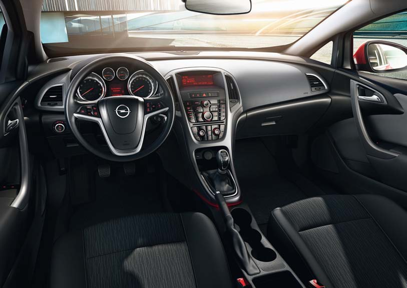 1. GTC. A GTC Astra tágas és kényelmes, ugyanakkor a GTC-től elvárható sportos érzést is nyújtja. Erről a csúcstechnológiás felfüggesztés és futómű gondoskodik.