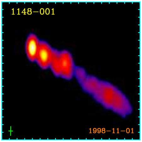 37 34. ábra. A VLBA képe a PKS 1148 001 jel kvazárról. A felvétel 2cm es hullámhosszon készült (Kellermann et al., 2007, [14]) 35. ábra. A VLBA képe a NGC 1052 jel rádiógalaxisról.