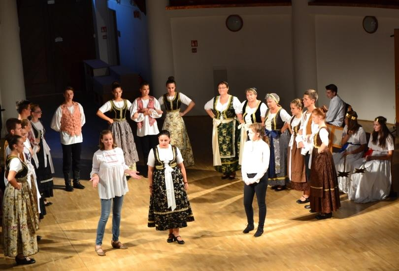 ÜNNEPI IDŐUTAZÁS SZIGETVÁRON Zrínyi Miklóssal, Zrínyi Péterrel és Zrínyi Ilonával érkeztünk Szigetvárra, a Zrínyi emlékünnepségek Horvát Napjára, szeptember 9-én.