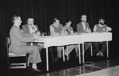 Popély Árpád Simon Attila (szerk.) A rendszerváltás és a csehszlovákiai magyarok II. 1989 1992, Fórum Kisebbségkutató Intézet, Somorja, 2010, 480 p.