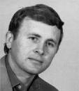 gál milán 1958. szeptember 17., Ipolyság. Villamos mér nök. Az ipolysági magyar gimnáziumban érettségizett 1977-ben, 1982- ben a pozsonyi Műszaki Főiskolán szerzett mérnöki oklevelet.