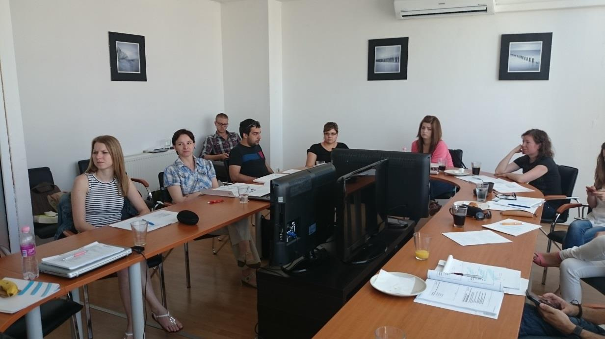 Alapítványunk két munkatársa (középen) az Összevont Pályázatírói Alapismeretek képzésen FRED ROBEY KÁRPÁTOK ESÉLYEGYENLŐSÉGI ÖSZTÖNDÍJ PROGRAM A program célja az Északkelet-Magyarországon élő
