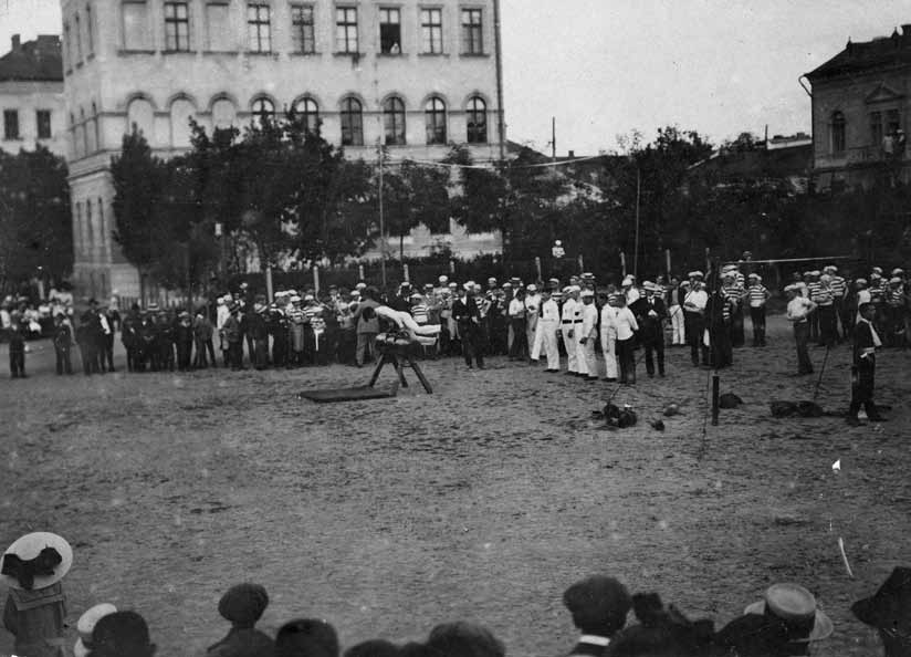 Év végi tornavizsga a
