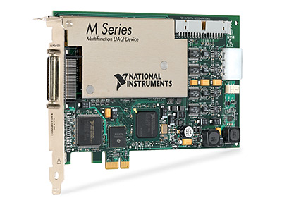 A megvalósításhoz egy NI PCIe-6251 multifunkciós adatgyűjtő kártyát választottunk, amely a mintavételezés szempontjából minden igényt kielégített, hiszen méréseink során maximum 15 csatornán gyűjtünk