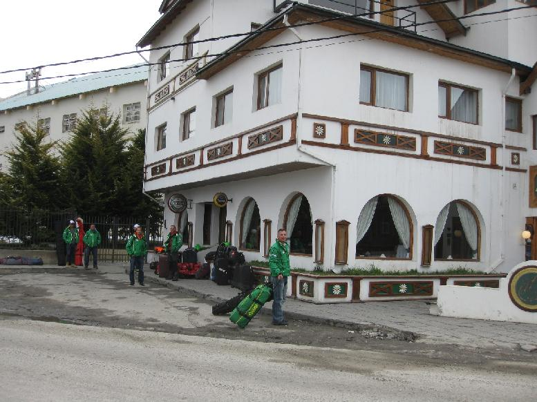 Szálláshelyünk: A magyar delegáció két tantermi kiselőadást és két témában -négy csoportnak- gyakorlati workshopot tartott.