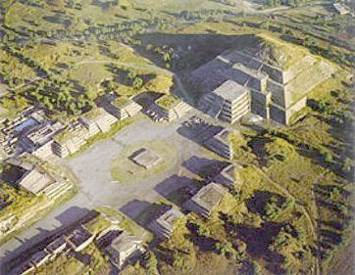 civilizáció (régészek szerint) = nagy város + monumentális építmények + írás Úr városának zikkuratja Kr.e. 2100 Babilon tornya az Eufratesz partján Kr.