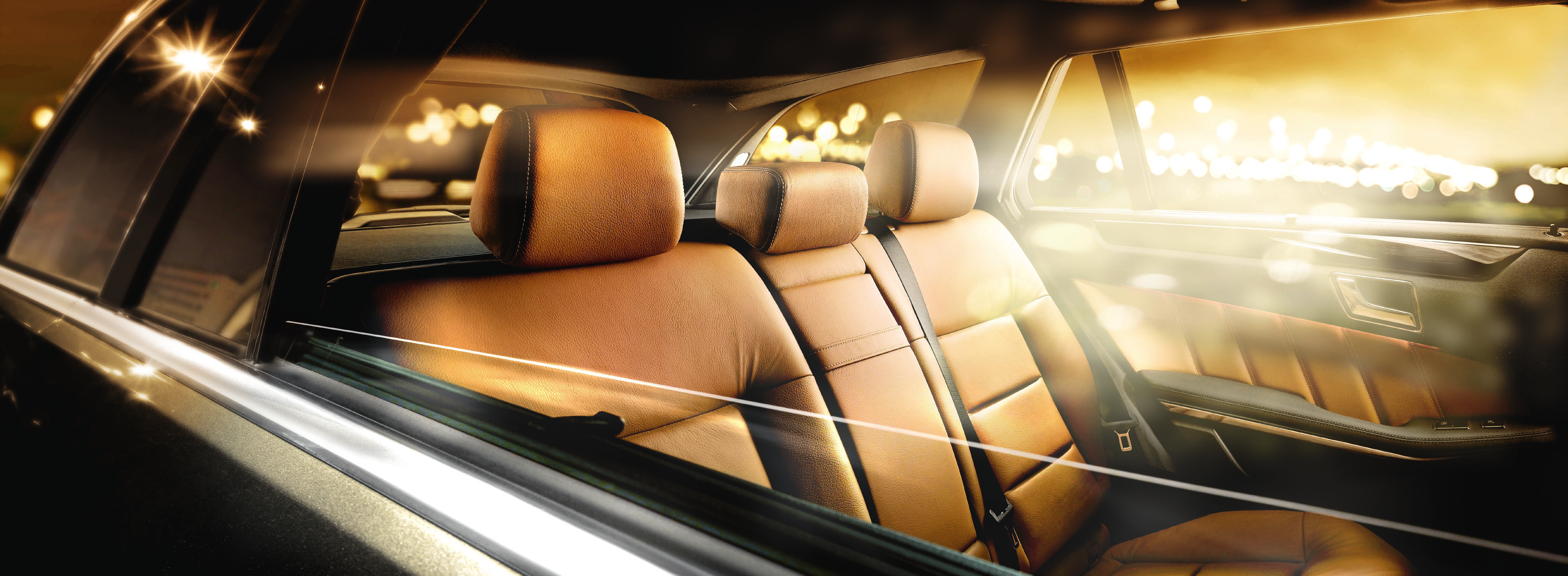 Mercedes-Benz belsőtéri termékek Belül is csúcsformában Mercedesének utasterét magas minőségű anyagok borítják.