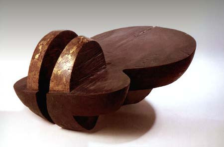 Octavian Mardale, Christ, lemn, foto Sorin Chiţu Exp. colective: 2007, Focşani, Gal. de Artă; 2009, Cluj-Napoca, Muz. de Artă, Bienala de sculptură mică, Vârsta de bronz [cat.]; 2011, Bucureşti, Gal.