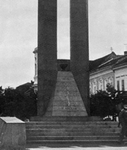 Exp. personale: 1970, Bucureşti, Gal. Amfora; 1973 [cat., pref. Octavian Barbosa], Gal. Simeza; 1976, Bucureşti [cat.], Gal. Orizont; 1979, 1982, Bucureşti, Gal. Căminul Artei; 1988, Bucureşti [cat.