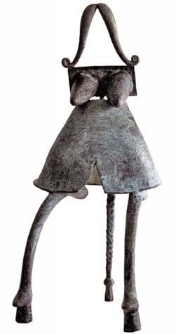 SÁNTA Csaba, 6.04.1964, Sovata, jud. Mureş; Studii: absolvă în 1990 IAP Cluj- Napoca, profesori Bocskay Vince, Gergely István şi Korondi Jenö; 2000, bursă acordată de Budapest Galeria.
