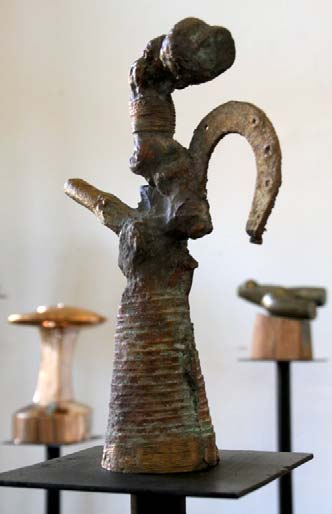 Gheorghe Zărnescu, Cal, bronz, foto IIA Exp. personale: 1981, Bucureşti, Gal. Atelier 35; 1997, Bacău, Gal. Farmafil, exp. de desen şi sculptură; 1998, Bacău, Gal. Filart, exp.