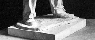 O.I. îşi termină studiile în momentul instalării şi instituţionalizării în România a realismului socialist. Preferă să lucreze în bronz.