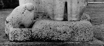 K KASSARGIAN Ioana, 4.10.1936, Bucureşti 1985, Bucureşti. Studii: 1953 1959, IAP Bucureşti, cu Cornel Medrea. Premii: 1963, pr. UAP pentru sculptură; 1967, bursă de studii la Paris.