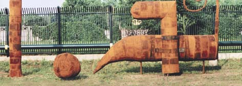 Boris Leonovici, Costache Negri, bust, piatră, 1973, foto Ruxanda Beldiman Exp. colective: 1970, Arad, Sala Forum; 1965, Moscova, Exp. intern.; 1969, Torino.