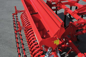 DRILLBOX MECHANICBOX A szerkezet konzoljai, amelyek szögét fogazott tárcsák segítségével lehet állítani, 60, 70, 80, 90 és 100 mm-es idomcsövekhez illenek.