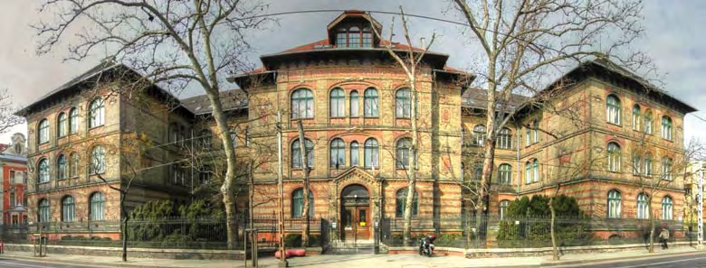 NAGY ÖRÖMMEL KÖSZÖNTÖM ÖNT ABBÓL AZ ALKALOMBÓL, HOGY ÉRDEKLŐDÉSÉVEL MEGTISZTELTE INTÉZMÉNYÜNKET!
