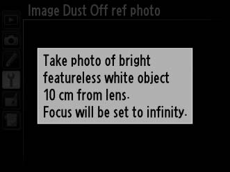 Image Dust Off Ref Photo (Porszemcse-eltávolítás referenciaképe) G gomb B beállítás menü Ezzel a funkcióval referenciaadatokat lehet előállítani a porszemcseeltávolítási beállításhoz a Capture NX 2