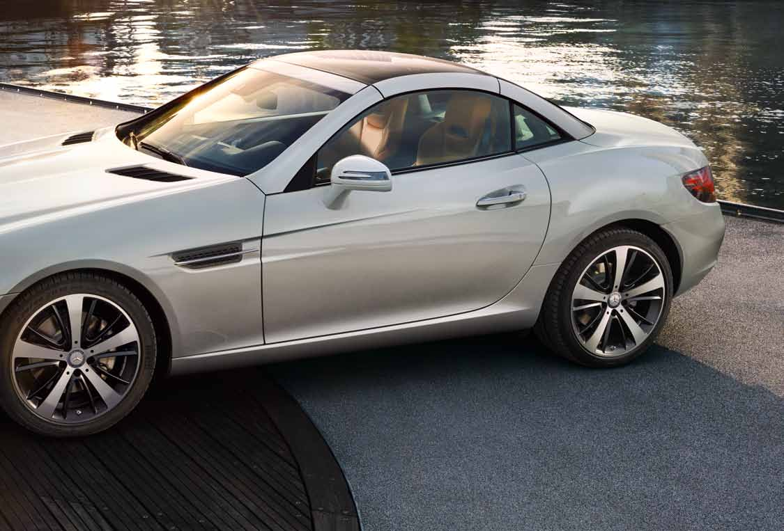 A tiszta roadster vezetési élmény, egy Mercedes-Benz kényelmével és mindennapi gyakorlatiasságával ezt ebben a kategóriában csak az SLC nyújtja.