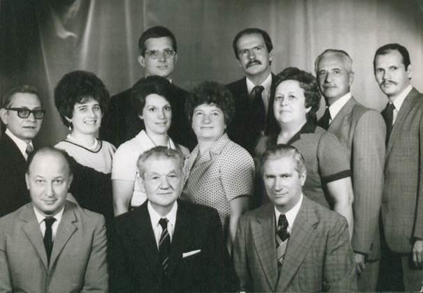 A tanszék 30 éves jubileumán készült fénykép: (Elől: Szenthe János, Strommer Gyula, Reiman István; középen: Hável György, Kovács Mónika, Vadas Istvánné Somogyvári Erzsébet, Csóti Mihályné, Korecz