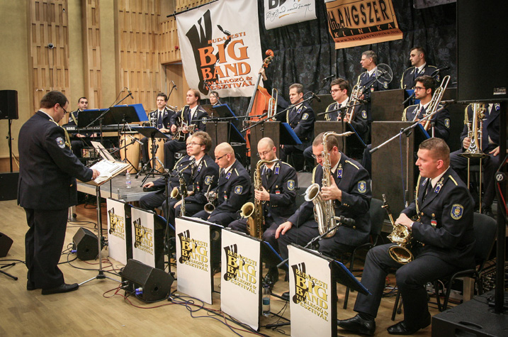 JAZZKANCELLÁR KALANDJAI Szalóky Béla Béla a legsokoldalúbb magyar jazzmuzsikusok egyike.