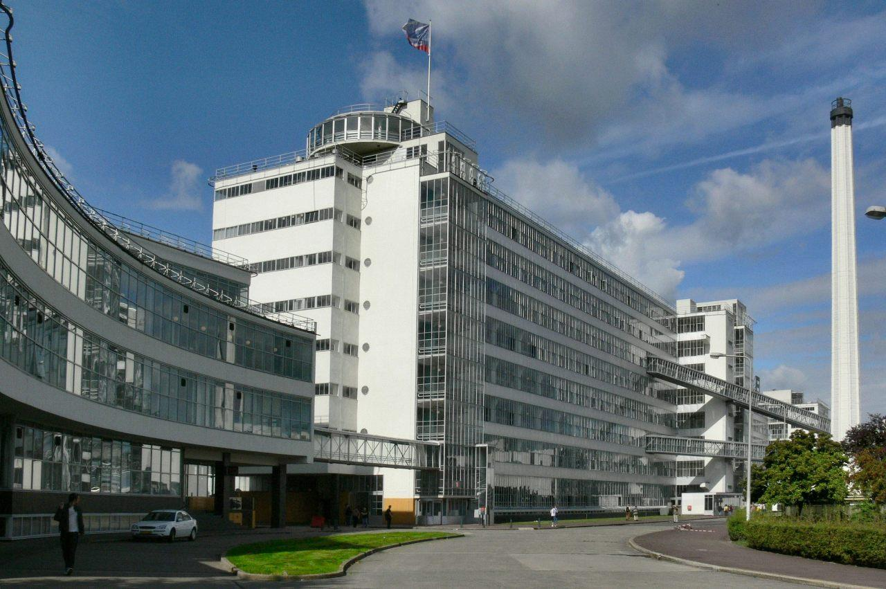 Van Nelle Dohánygyár Rotterdam (Hollandia) 1925-31,